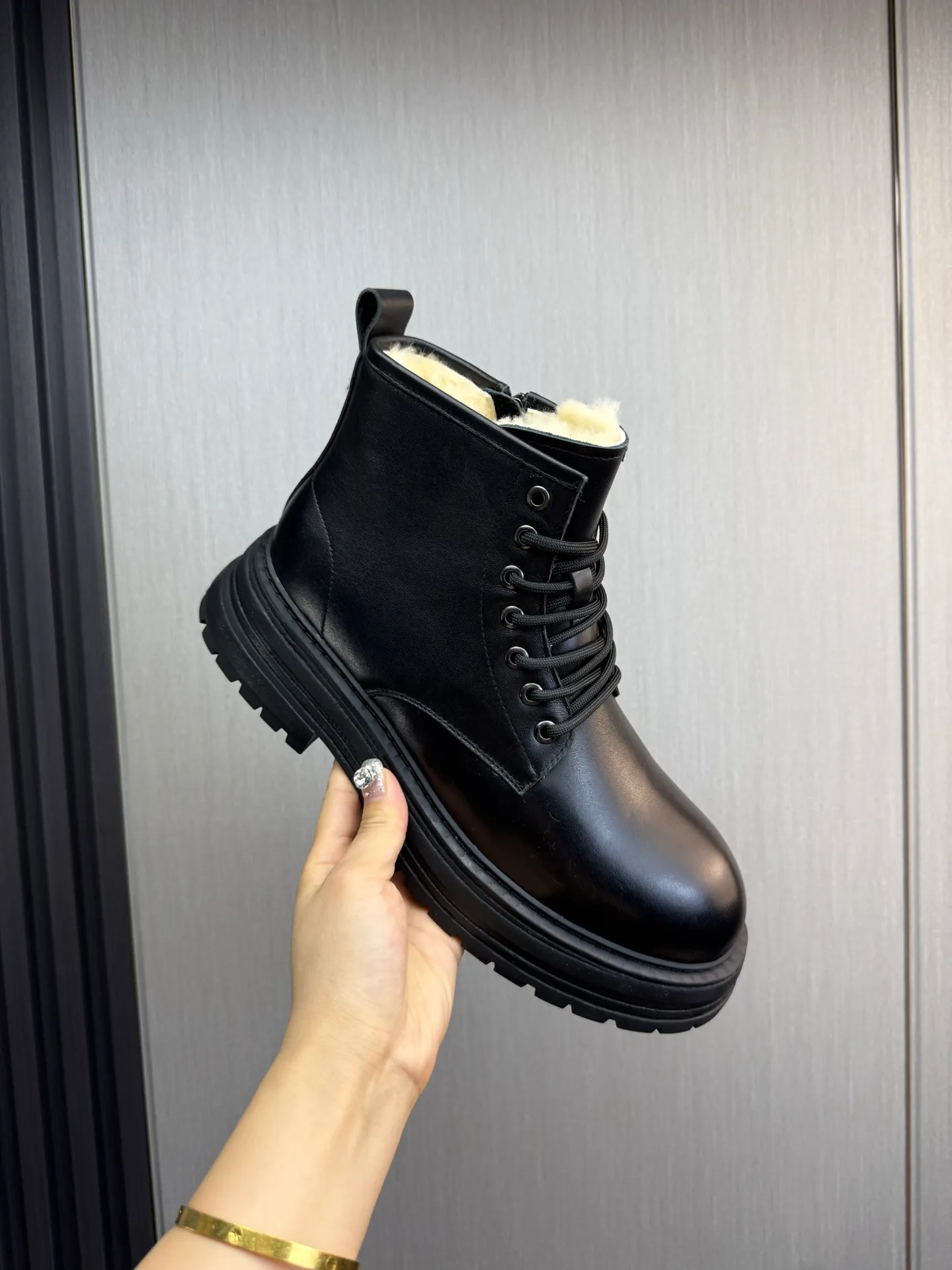 Factory price 680💰 [UGG] Men's hot winter warm boots🐑Simple and fashionable design, cowhide➕comfortable and warm wool lining. Soft and comfortable to wear, good warmth retention, and excellent foot feel. Regular size 38-45